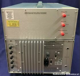 Tektronik7834A Tektronik 7834A  Oscilloscopio a memoria con cassetti  2x 7A13 - 1x 7B85 - 1x 7B80 Strumenti