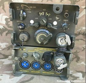 RT-70/GRC + AM-65/GRC U.S. Army RT-70/GRC + AM-65/GRC U.S. Army  Ricetrasmettitore in sintonia continua da 47 a 58  Mhz in FM Apparati radio
