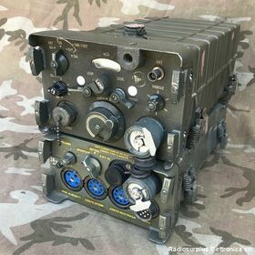 RT-70/GRC + AM-65/GRC U.S. Army RT-70/GRC + AM-65/GRC U.S. Army  Ricetrasmettitore in sintonia continua da 47 a 58  Mhz in FM Apparati radio