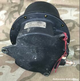 S-3T1 S-3T1  Giroscopio direzionale per pilota automatico  Aeronautica militare WWII Accessori per apparati radio Militari