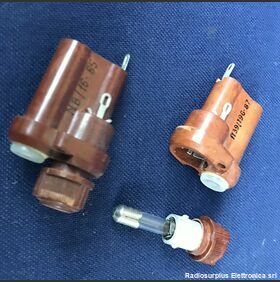 NB/16.85 Porta fusibile con spia di costruzione russa  Corpo in Bachelite Componenti elettronici