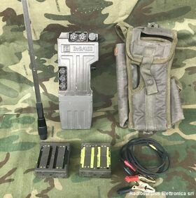 RV-2/400 RV-2/400  Ricetrasmettitore portatile in VHF da 47 a 56,975 Mhz. Apparati radio