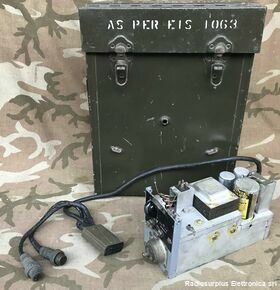  ZA/CAN 7166/I  Alimentatore a vibratore e carica batterie originale per stazione radio WS-58 Accessori per apparati radio Militari
