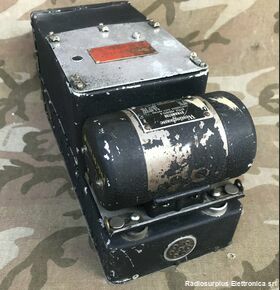 BC-455-B dinamo  BC-455-B  Ricevitore Aeronautico  U.S. Army  Frequenza da 6 a 9,1 Mhz Apparati radio