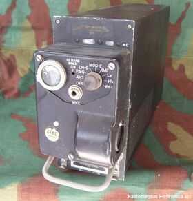 T-879A/ARC-73 Transmitter Radio T-879A/ARC-73 Apparati radio