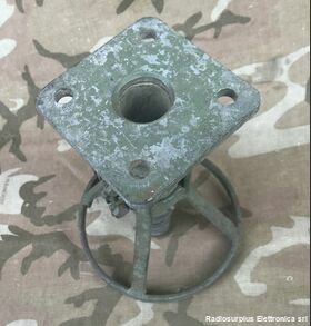  ZA.1764  Base di supporto per antenna della WS19 su carro SHERMAN Accessori per apparati radio Militari
