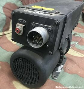 PU-92A/U tipo 12137-1-A PU-92A/U tipo 12137-1-A  Inverter aeronautico 400 Hz  Ingresso 25-30 Volt 20A  Uscita 115 Volt,  1,25A,   frequenza 400 Hz Apparati radio