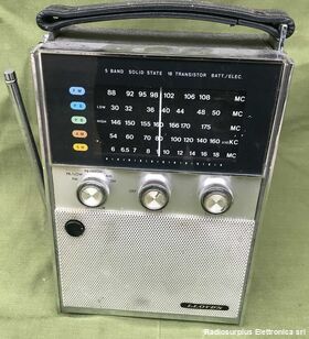 9N57B LLOYD'S mod. 9N57B  Ricevitore 5 bande.a stato solido Apparati radio