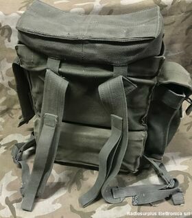 TR28B2 RACAL TR28B2  Ricetrasmettitore spalleggiabile in HF  Riceve e trasmette su 12 canali quarzati in AM-CW-LSB-USB Apparati radio