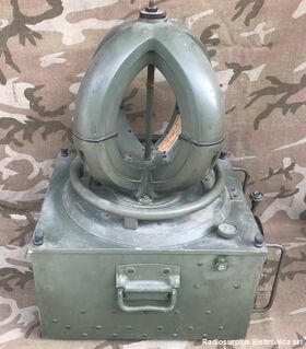 BC-973-B BC-973-B Direction Finding Receiver. Riceve in AM/CW da 100 Khz a 3000 Khz Apparati radio