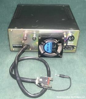 FP-757HD YAESU FP-757HD  Alimentatore con Altoparlante per apparati radio Yaesu Alimentatori e Carica Batterie