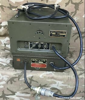 BC-620-A + PE-120 BC-620-A + PE-120  Ricetrasmettitore due canali quarzati da 20 a 27,9 Mhz Apparati radio
