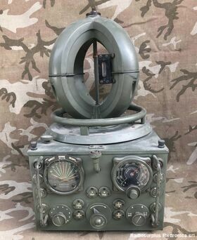 BC-973-B BC-973-B Direction Finding Receiver. Riceve in AM/CW da 100 Khz a 3000 Khz Apparati radio