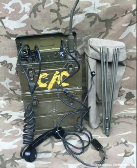  Ricetrasmettitore  BC-1000-B  Versione Signal Corps  Ricetrasmettitore in sintonia continua da 40 a 48 Mhz in FM. Apparati radio