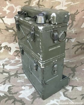 R-300 R-300 serial n° 0047  Ricetrasmettitore BC 1000 Italiano in sintonia continua da 40 a 48 Mhz in FM. Apparati radio