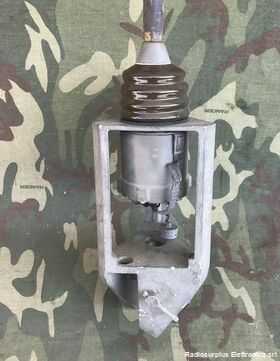MP-68 Staffa per antenna AB15 + BX33 MP-68 Apparati radio militari