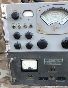  Magneti Marelli RP 32 + alimentatore ALS/HF/R  Ricevitore AM/CW a copertura continua da 1,5 a 30,5 Mhz in 6 bande Apparati radio