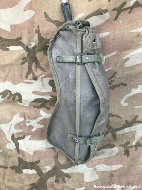 Custodia RV-2 Custodia RV-2    Borsa per il trasporto della radio RV-2 Accessori per apparati radio Militari