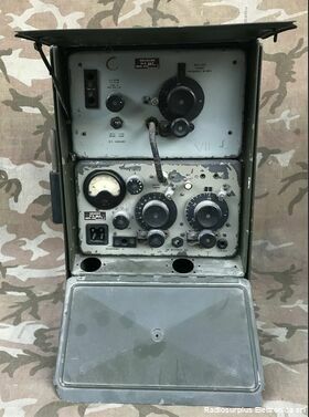 W.S.68P  WIRELESS SET NO.68P  Ricetrasmettitore spalleggiabile del 1942 Inglese  Frequenza operativa da 1,75 - 2,9 Mhz in AM e CW Apparati radio
