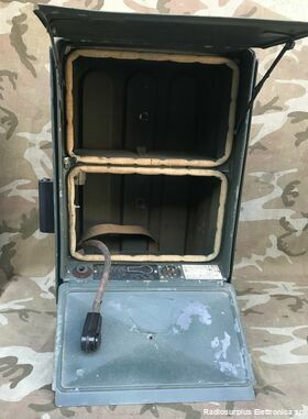 W.S. 68P WIRELESS SET NO.68P  Ricetrasmettitore spalleggiabile del 1940 Inglese (riporta il il numero di serie 231)  Frequenza operativa da 1,75 - 2,9 Mhz in AM e CW Apparati radio