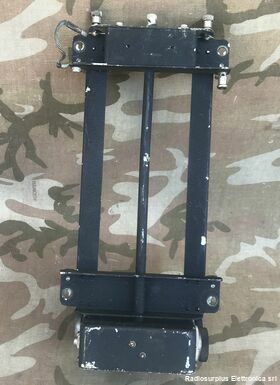 MT-7A/ARR-2 MT-7A/ARR-2  Supporto trasmettitori radio aeronautici della serie AN/ARC-5. Accessori per apparati radio Militari