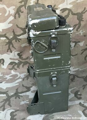 R-300 R-300 serial n° 0047  Ricetrasmettitore BC 1000 Italiano in sintonia continua da 40 a 48 Mhz in FM. Apparati radio