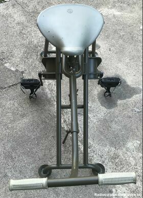 TG-58 Bicicletta in metallo per Generatore a manovella  TG-58  La bicicletta e' di produzione Tedesca Accessori per apparati radio Militari