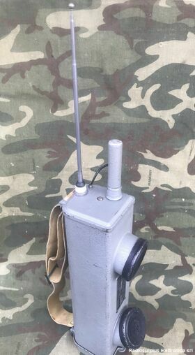 BC-721-B BC-721-B U.S. Navy  Ricetrasmettitore simile al BC-611  Utilizzato per unità US. NAVY della seconda guerra mondiale. Apparati radio