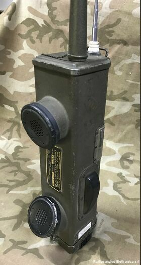 BC-721-B BC-721-B  Ricetrasmettitore simile al BC-611  Utilizzato per unità Alianti AAF della seconda guerra mondiale. Apparati radio